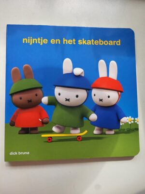 Nijntje en het skateboard